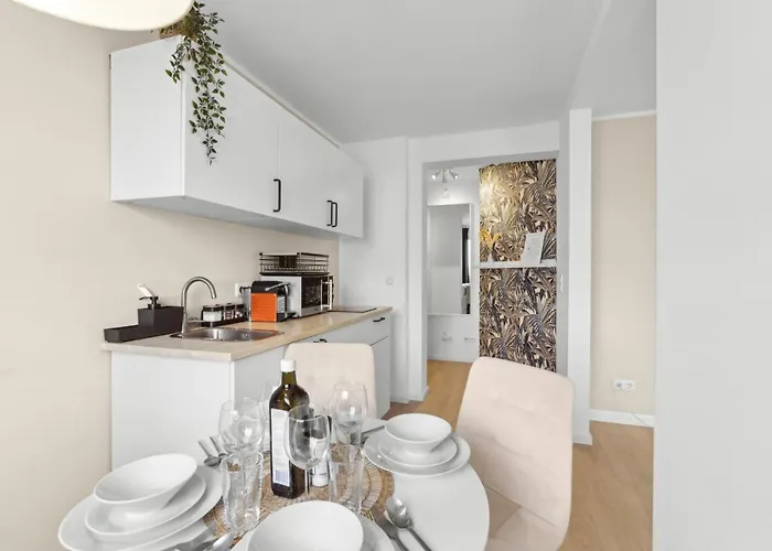 Apartament Stylisches 2-zimmer Ambient In Alsternaehe Mit Kingsize-bett & Schlafsofa *